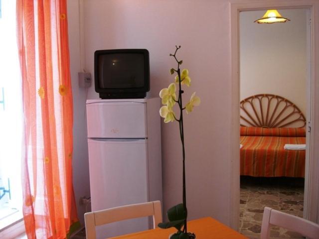 Case Vacanze Arcobaleno Ліпарі Номер фото
